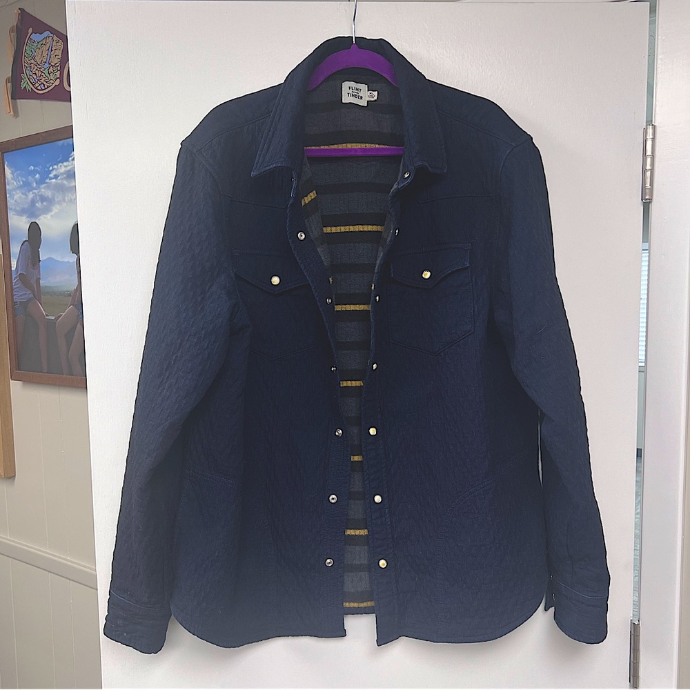 FLINT AND TINDER
Quilted Bone Button Western Shirt
